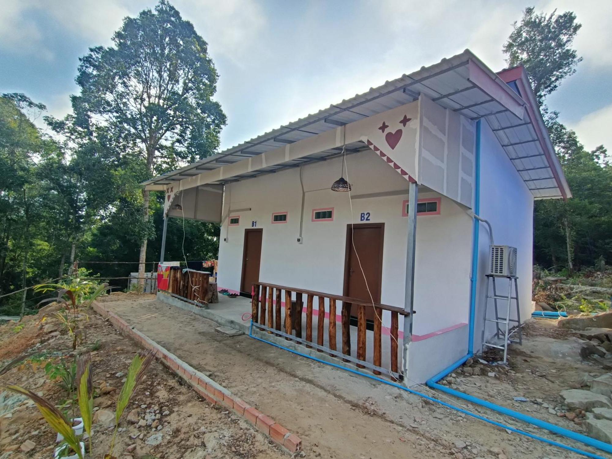 Blue Zone Hostel Kaoh Touch Exterior photo