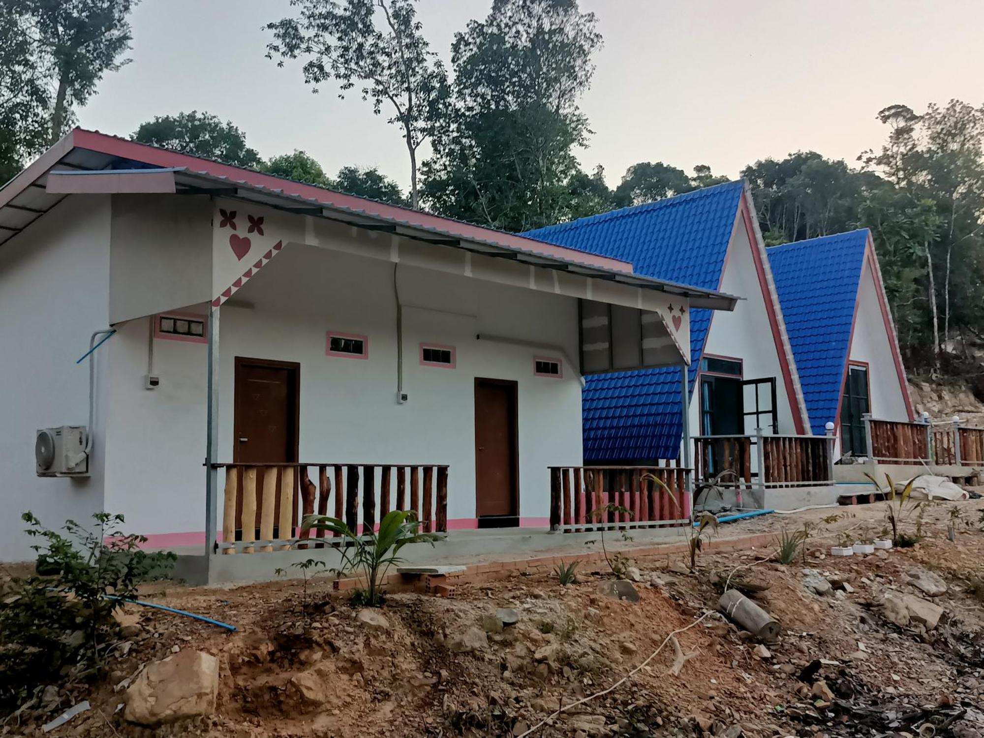 Blue Zone Hostel Kaoh Touch Exterior photo